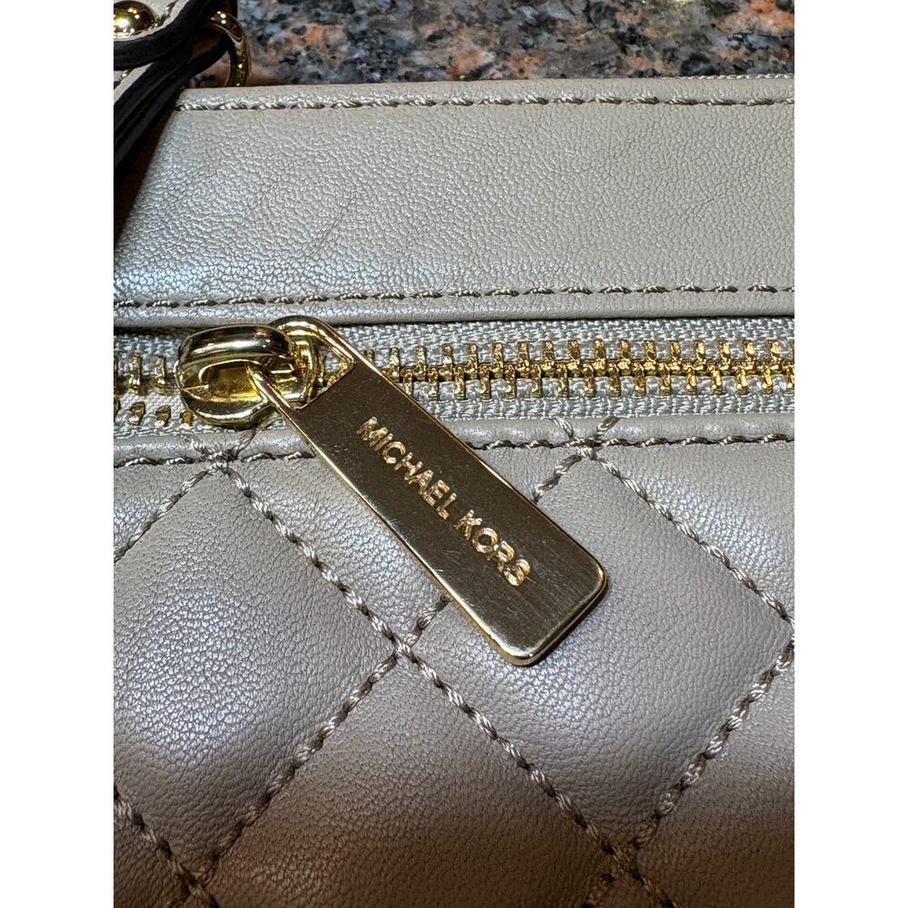 Michael Kors Sophie Quilt Large Leather Zip Clutch Taupe Excellent Cond - Picture 11 of 11